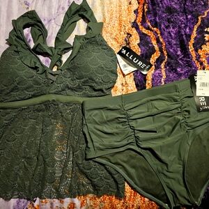 Brand new, never worn 2pc tankini